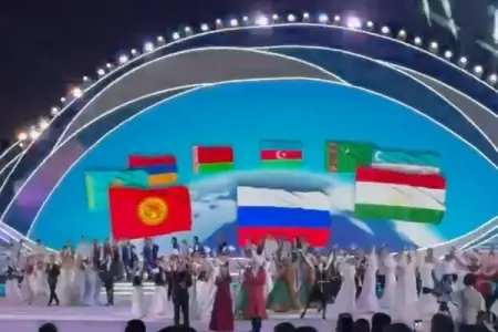 Dövlət başçıları Türkmənistanda konsert proqramında - VİDEO