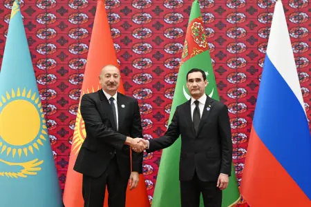 Prezident iclasda iştirak etmək üçün “Avaza” Kompleksinə getdi - Fotolar