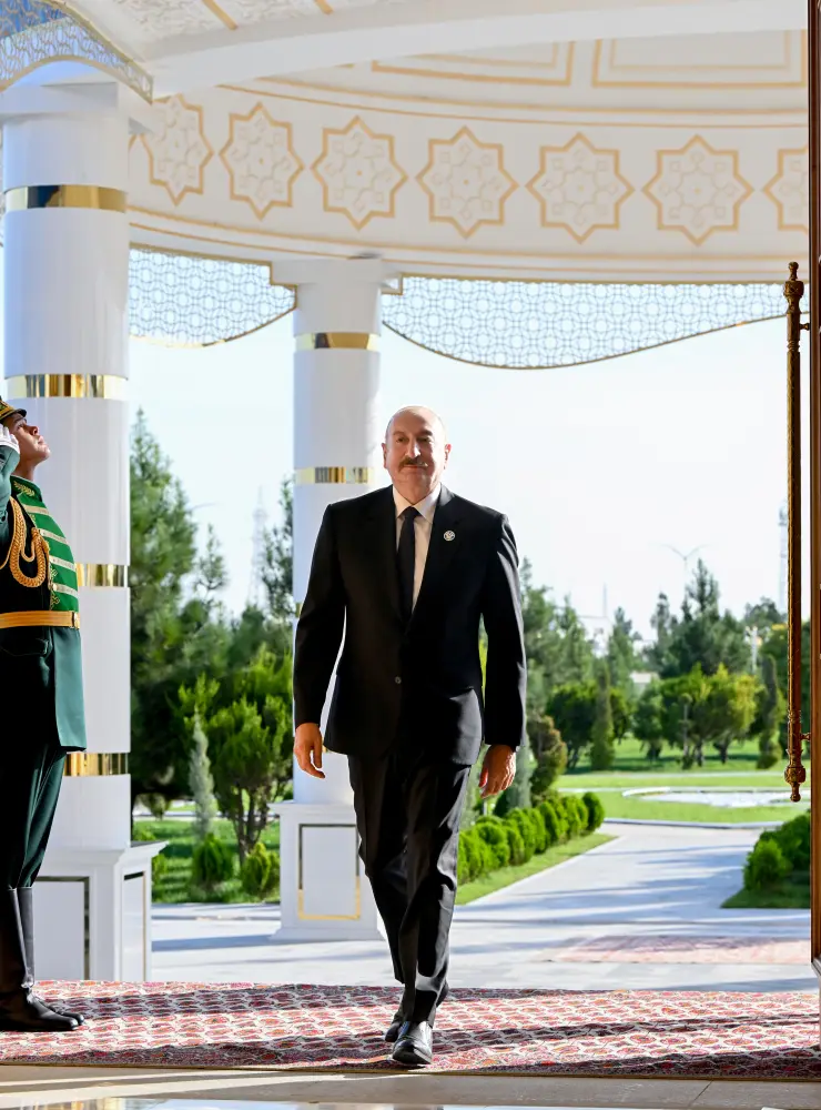 Prezident iclasda iştirak etmək üçün “Avaza” Kompleksinə getdi - Fotolar