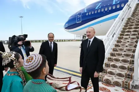 Prezidentin Türkmənistan səfərindən görüntülər