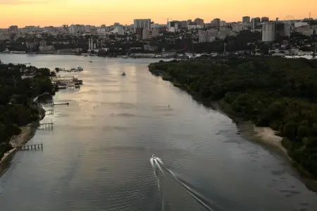Dron hücumu bu şəhrdə həyatı iflic etdi - Fövqəladə vəziyyət elan olundu