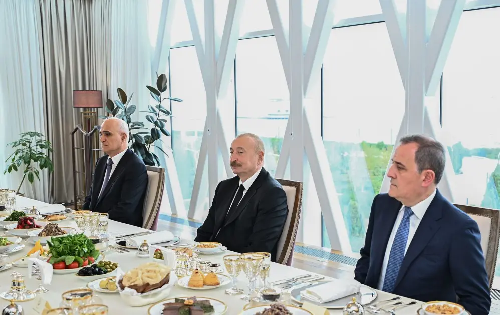 Azərbaycan Prezidenti və Çeçenistan başçısı birgə nahar etdilər