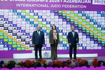 Cüdo üzrə dünya çempionatının bayrağı Qazaxıstana təhvil verildi