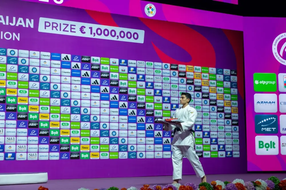 Cüdo üzrə dünya çempionatının bayrağı Qazaxıstana təhvil verildi
