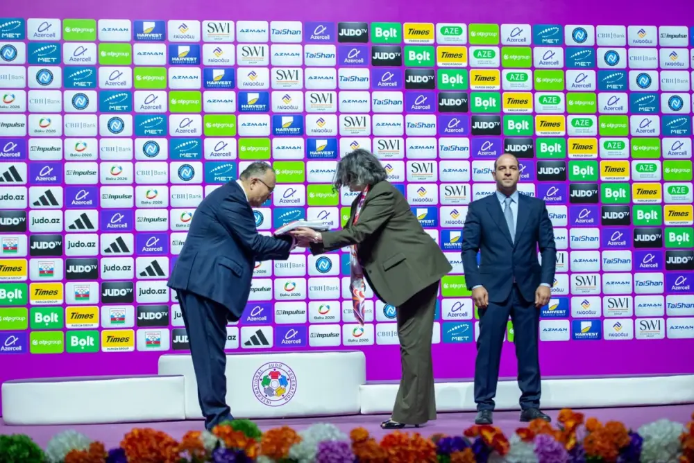Cüdo üzrə dünya çempionatının bayrağı Qazaxıstana təhvil verildi