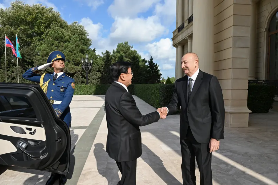 Laos Prezidentinin Bakıda rəsmi qarşılanma mərasimi oldu - FOTOLAR