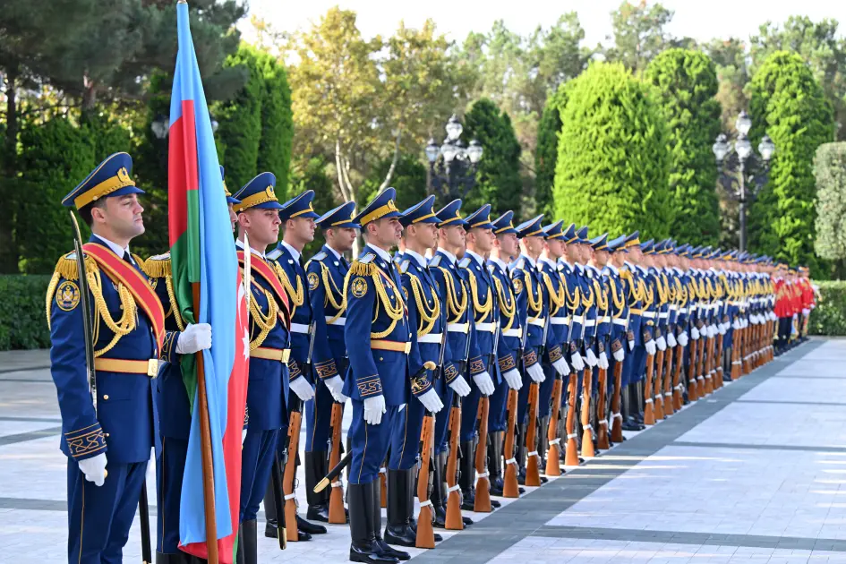 Laos Prezidentinin Bakıda rəsmi qarşılanma mərasimi oldu - FOTOLAR