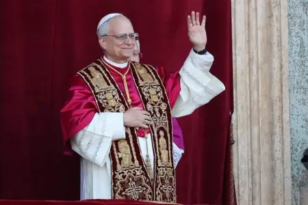 Roma Papası xəstəxanaya yerləşdirildi