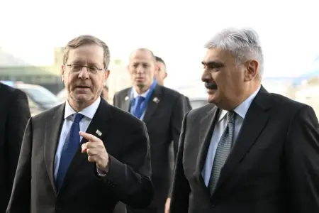 İsrail Prezidenti İsxak Hersoq Azərbaycana səfərə gəlib