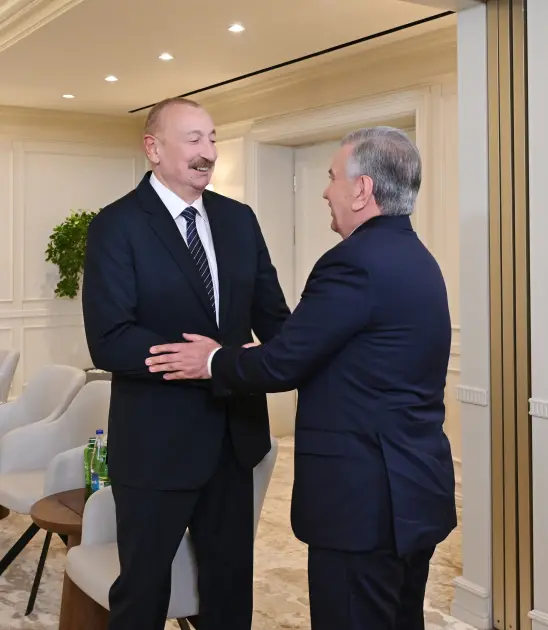 Prezident İlham Əliyev Özbəkistan Prezidenti ilə görüşdü- FOTO
