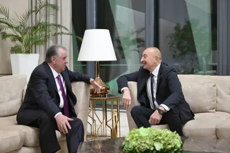 İlham Əliyev Tacikistan Prezidenti ilə görüşdü
