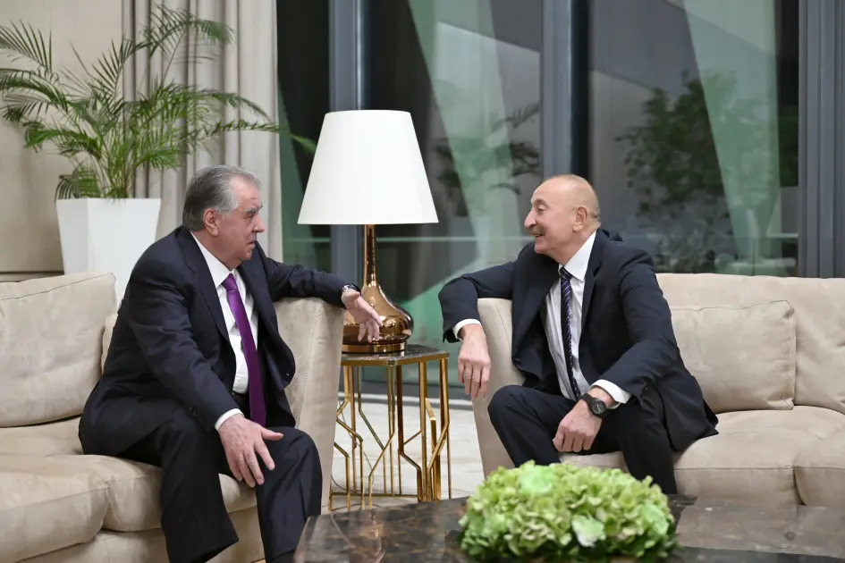 Prezident ailəsi ilə Bakıda mühüm şam yeməyində - Fotolar