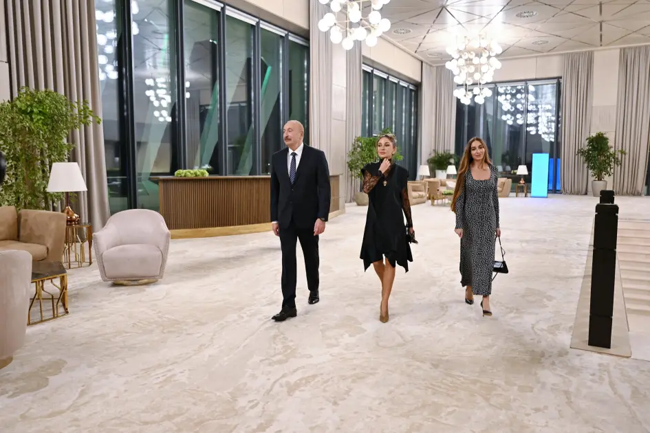 Prezident ailəsi ilə Bakıda mühüm şam yeməyində - Fotolar