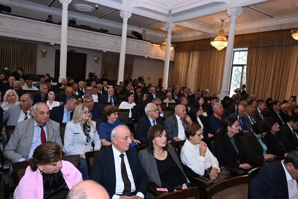 Azərbaycan jurnalistlərinin IX qurultayı keçirildi - FOTOLAR