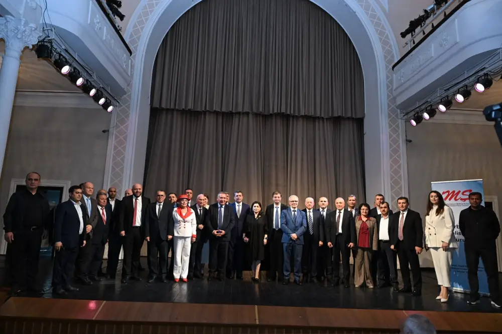 Azərbaycan jurnalistlərinin IX qurultayı keçirildi - FOTOLAR