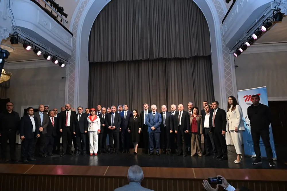 Azərbaycan jurnalistlərinin IX qurultayı keçirildi - FOTOLAR