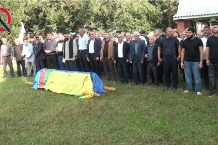 Xanımbacı nənənin oğlu dəfn edildi - Foto