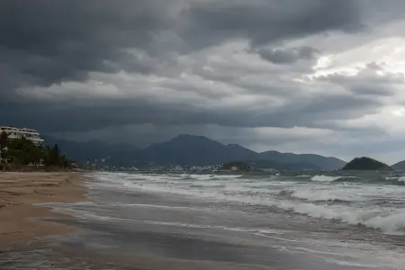 Meksika sahillərində "Trudi" qasırğası saatda 195 kilometrə çatdı