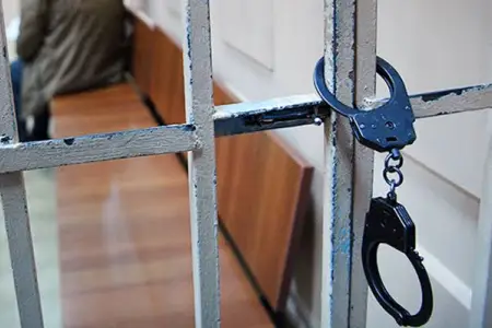 Ölkəyə girən kimi saxlanılan azərbaycanlı HƏBS OLUNDU