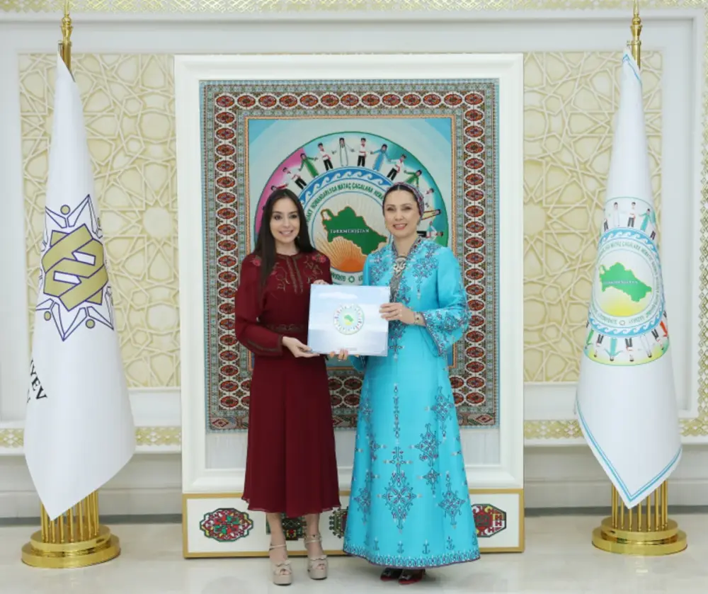 Leyla Əliyeva Arkadağ şəhərində Oğulcahan Atabayeva ilə görüşdü