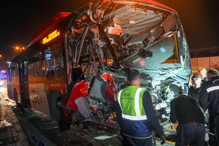 Türkiyədə avtobus qəzasında 24 nəfər xəsarət aldı