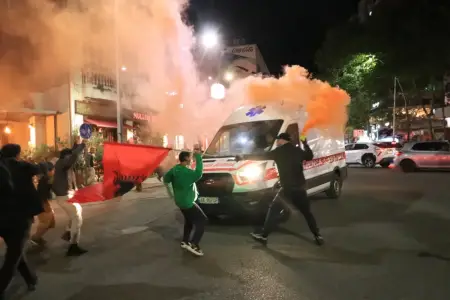 Tiranada etirazçılar baş nazirin iqamətgahına hücum çəkdilər - Video