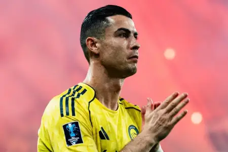 Ronaldu "Əl-Nəsri" satın alır
