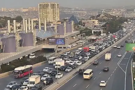 10 yolda tıxac var - SİYAHI