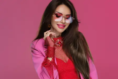 Manana Caparidze sevilən mahnısından ilhamlanan yeni fotosessiyasını təqdim edib