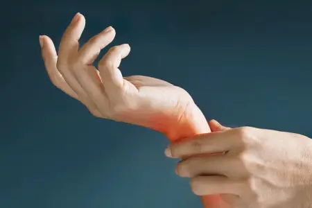 Əllərdə əsmə nədən xəbər verir?