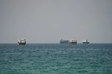 İran: Fars körfəzində 4 neft tankerinə zərbə endirilib