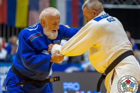 Azərbaycanın veteran cüdoçusu Fərhad Rəcəbli 12-ci dəfə Avropa çempionu oldu