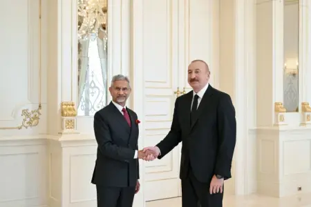 Prezidentin sosial şəbəkə hesablarında hindistanlı nazirin qəbuluna dair video paylaşıldı