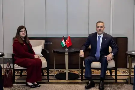 Hakan Fidan erməni nazirlə görüşdü
