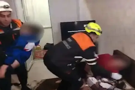Köməksiz qalan 7 aylıq körpə belə xilas edildi - Video