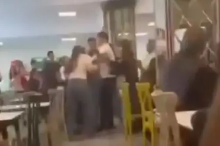 Bakı Dövlət Universitetində tələbə qızlar saçyolduya çıxdı - VİDEO