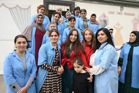 Prezidentin qızı və gəlini Şamaxıda sosial tikiş müəssisəsində - Fotolar