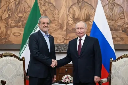 Putin Pezeşkianla görüşdü - Video