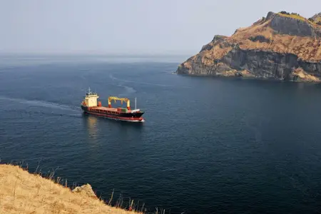 Rusiya Qara Ukraynaya yük daşıyan gəmiyə zərbə endirdi