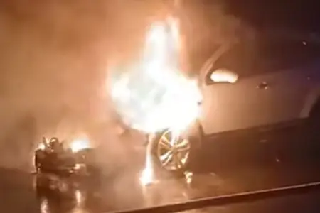 Sumqayıtda “Nissan” alışıb yandı - Video