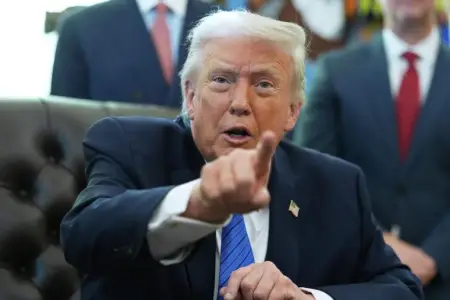 Tramp səhhəti ilə bağlı sual verən jurnalisti təhqir etdi