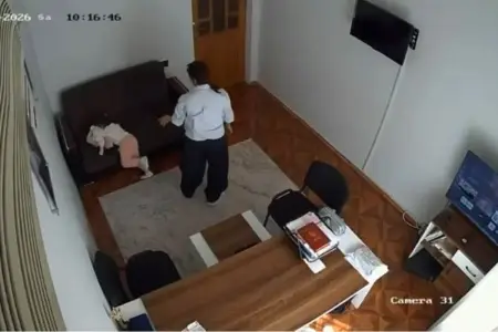 Direktor bağçada uşağa şiddət göstərdi - Cinayət işi açıldı-Video
