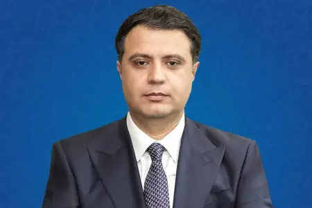 Maliyyə nazirinə yeni müavin təyin olundu