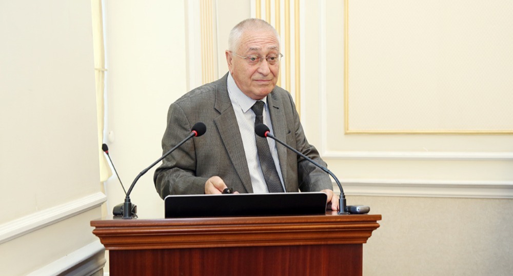 Coğrafiya elmləri doktoru, professor Əmir Əliyev