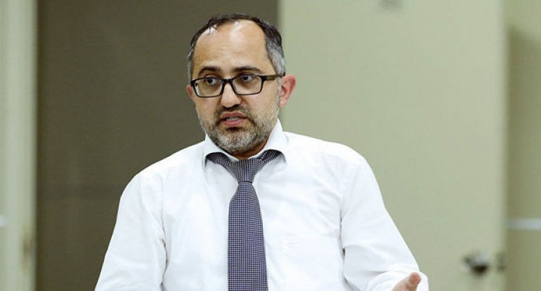 Bank eksperti Əkrəm Həsənov 