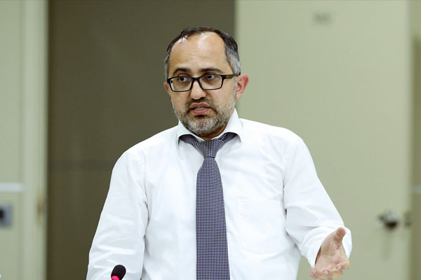 bank məsələləri &uuml;zrə ekspert Əkrəm Həsənov