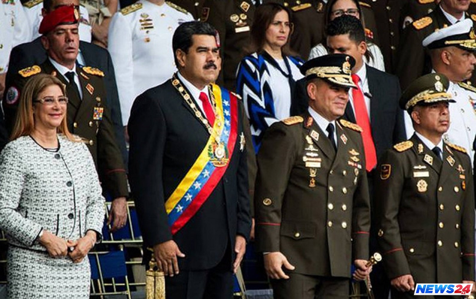 Venesuela prezidentini öldürmək istədilər - Həmkarından şübhələnir - Fotolar - Video 