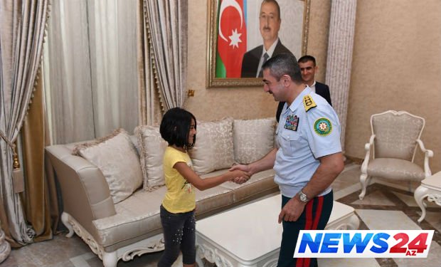Elçin Quliyev at çapan 9 yaşlı qızı qəbul etdi — FOTO 