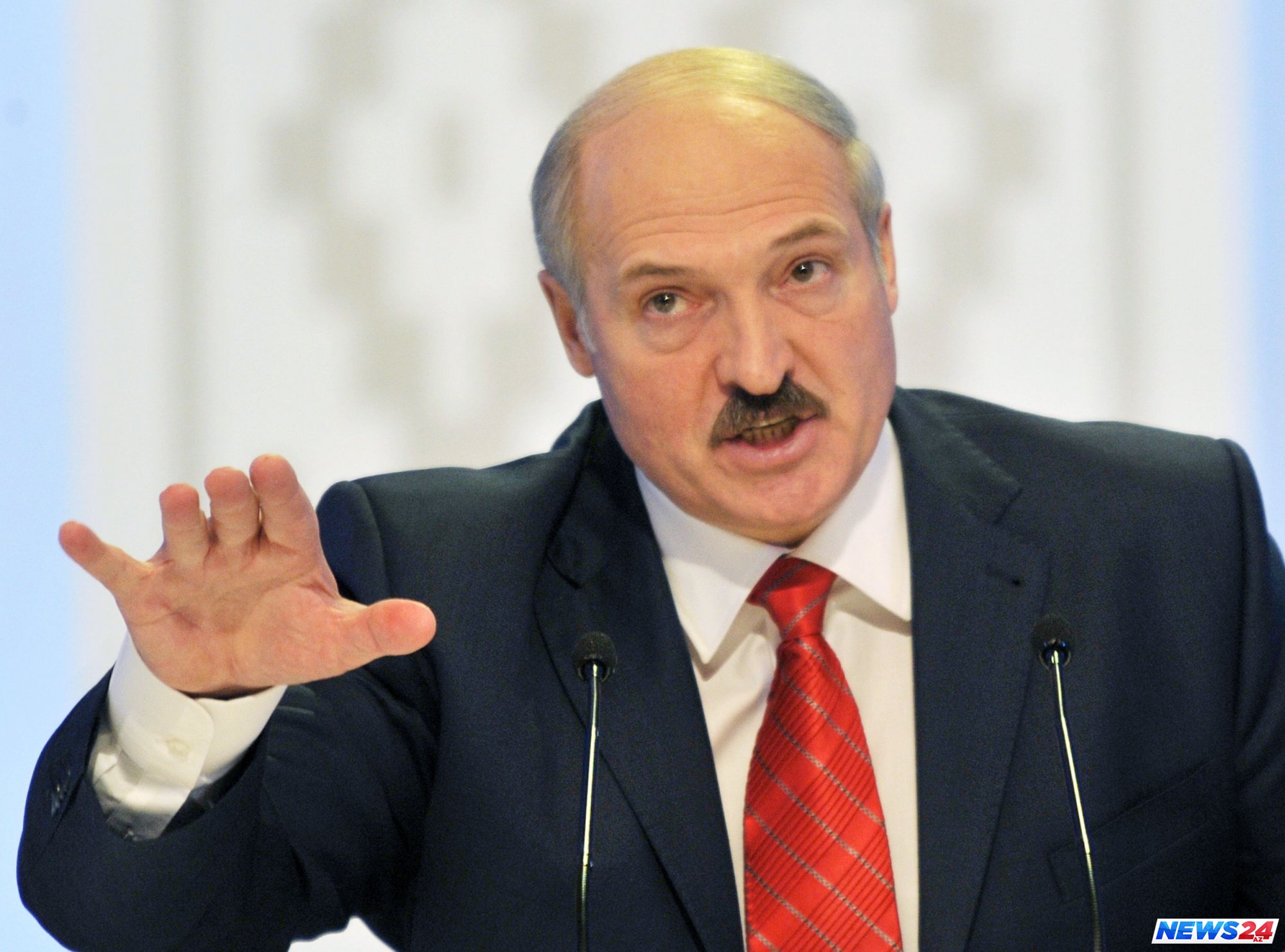 Lukaşenko: "Bizdə Azərbaycandakı qədər pul yoxdur" 