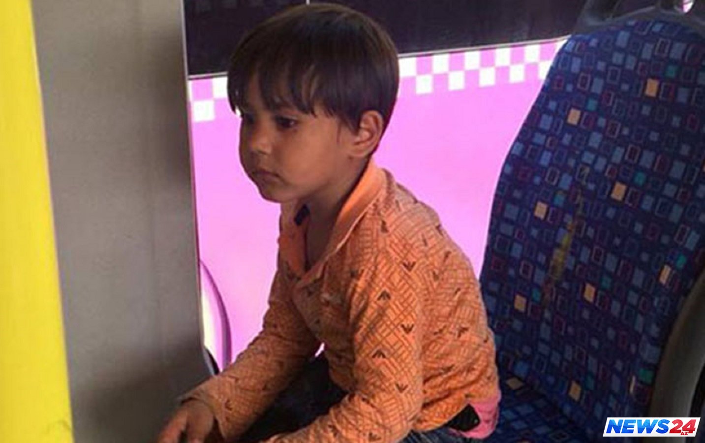 Bakıda avtobusda uşaq tapıldı: Ailəsi axtarılır - FOTO 